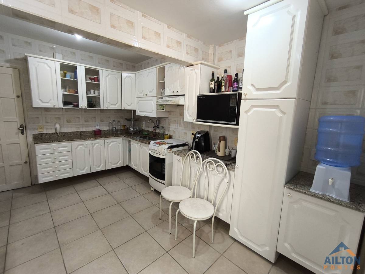  - Apartamento 1° Andar com 02 Quartos à Venda na Quadra do Mar da Praia do Morro - Guarapari/ES