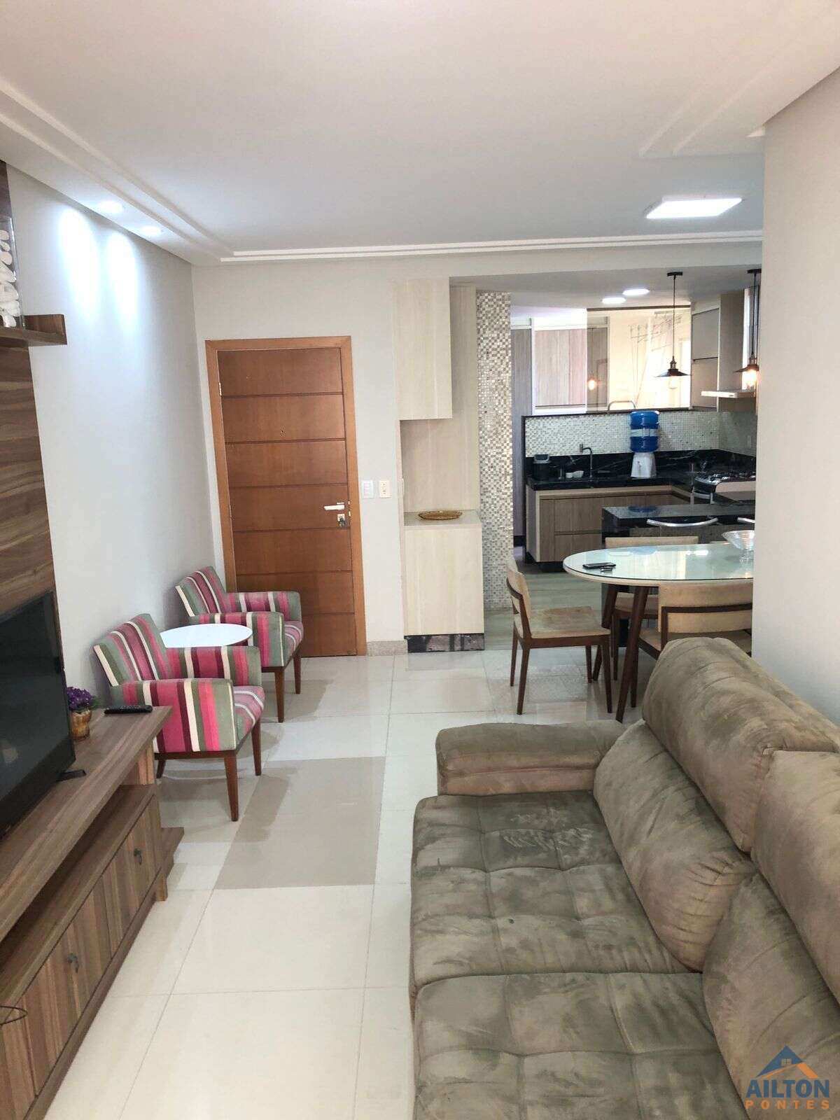 - Apartamento com 03 Quartos p/ Locação Anual na Praia do Morro- Guarapari/ES