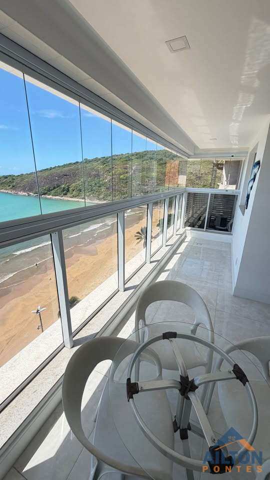 Apartamento com 03 Quartos Mobiliado p/ Locação Anual de Frente p/ Mar na Praia da Cerca - Guarapari/ES - Ailton Pontes Imóveis