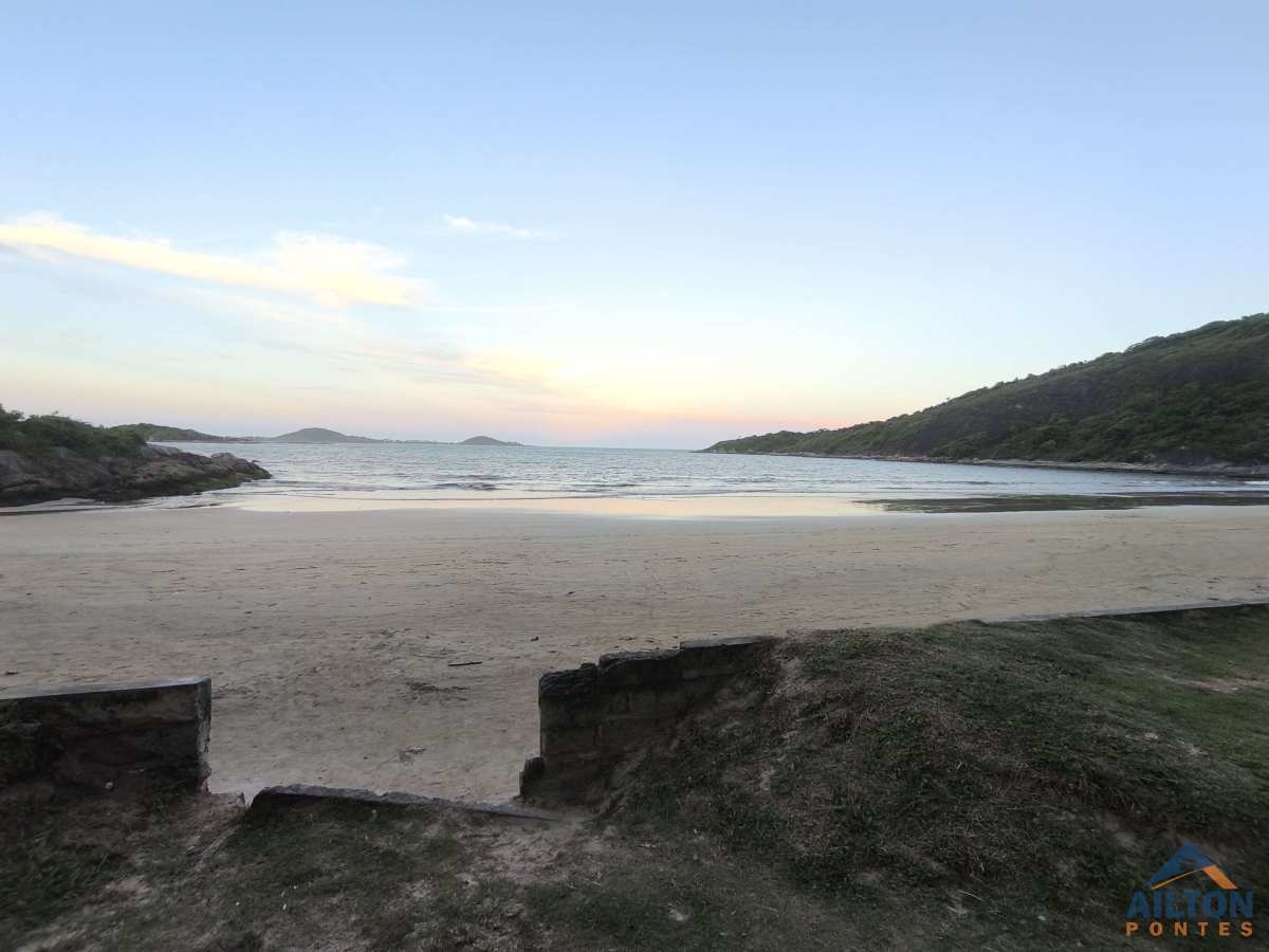 Apartamento de Frente p/ Mar na Praia da Cerca - Praia do Morro - Guarapari/ES