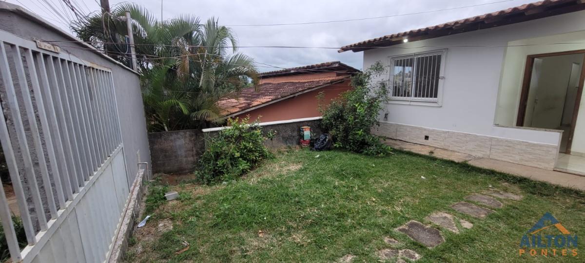 Casa à venda com 2 quartos, 60m² - Foto 2