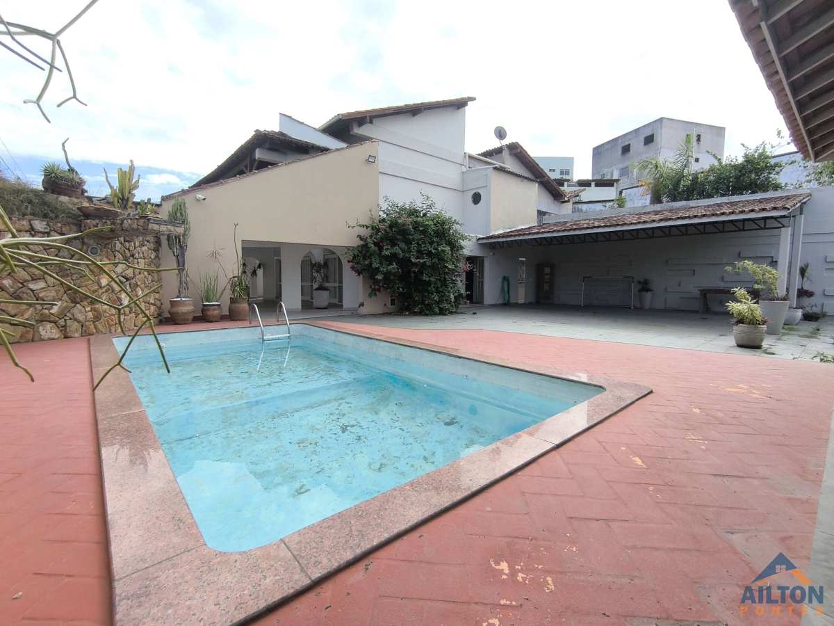  - Casa Duplex Alto Padrão com 4 Suítes Disponível p/ Locação Anual no Bairro Ipiranga  - Guarapari/ES