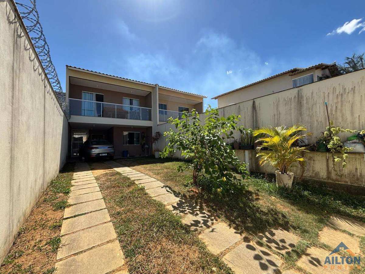 Casa à venda com 3 quartos, 130m² - Itapebussu,Guarapari