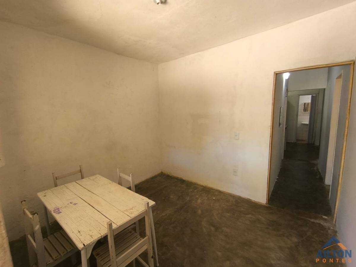 Casa à venda com 2 quartos, 75m² - Foto 9