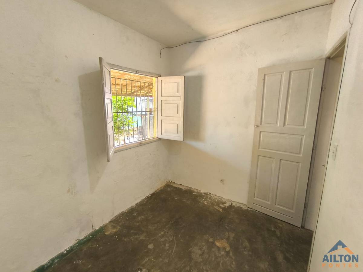 Casa à venda com 2 quartos, 75m² - Foto 11