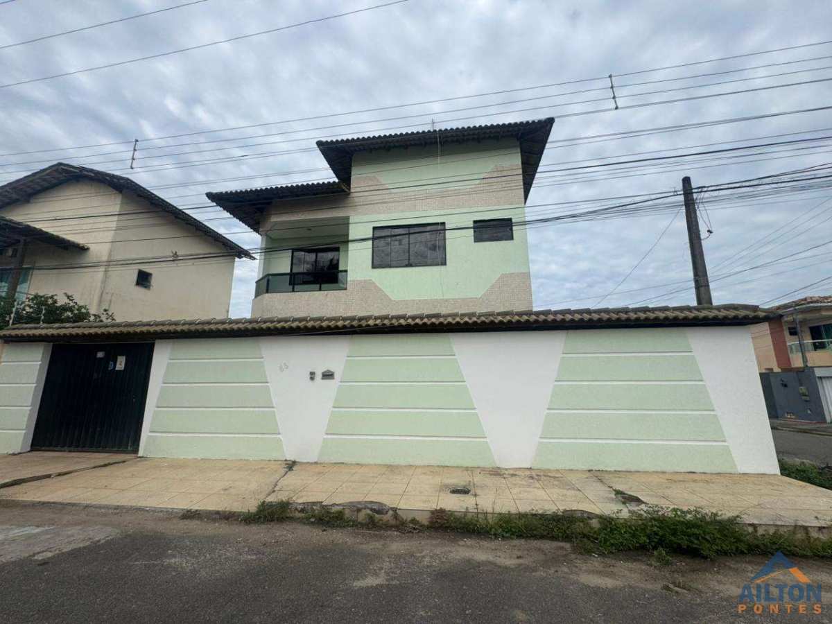 Casa Duplex com 3 Quartos Disponível p/ Locação Anual no Bairro Itapebussu - Guarapari/ES