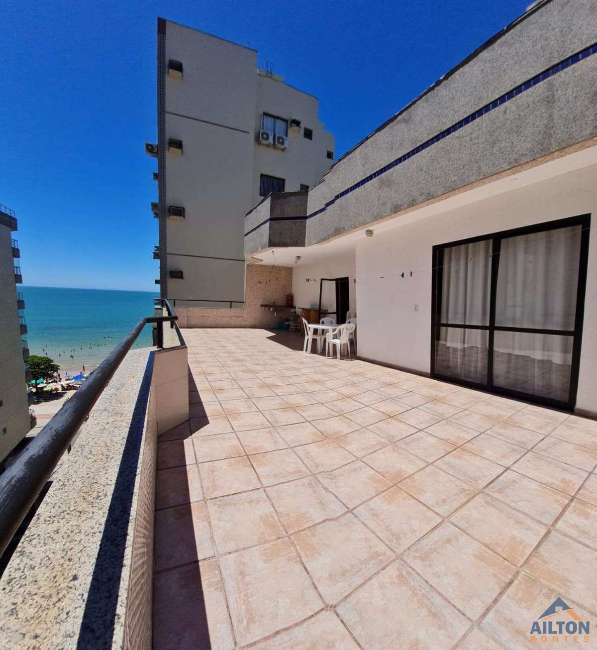 Cobertura Duplex com 4 Quartos à Venda, Lateral p/ Mar na Praia do Morro - Guarapari/ES - Ailton Pontes Imóveis